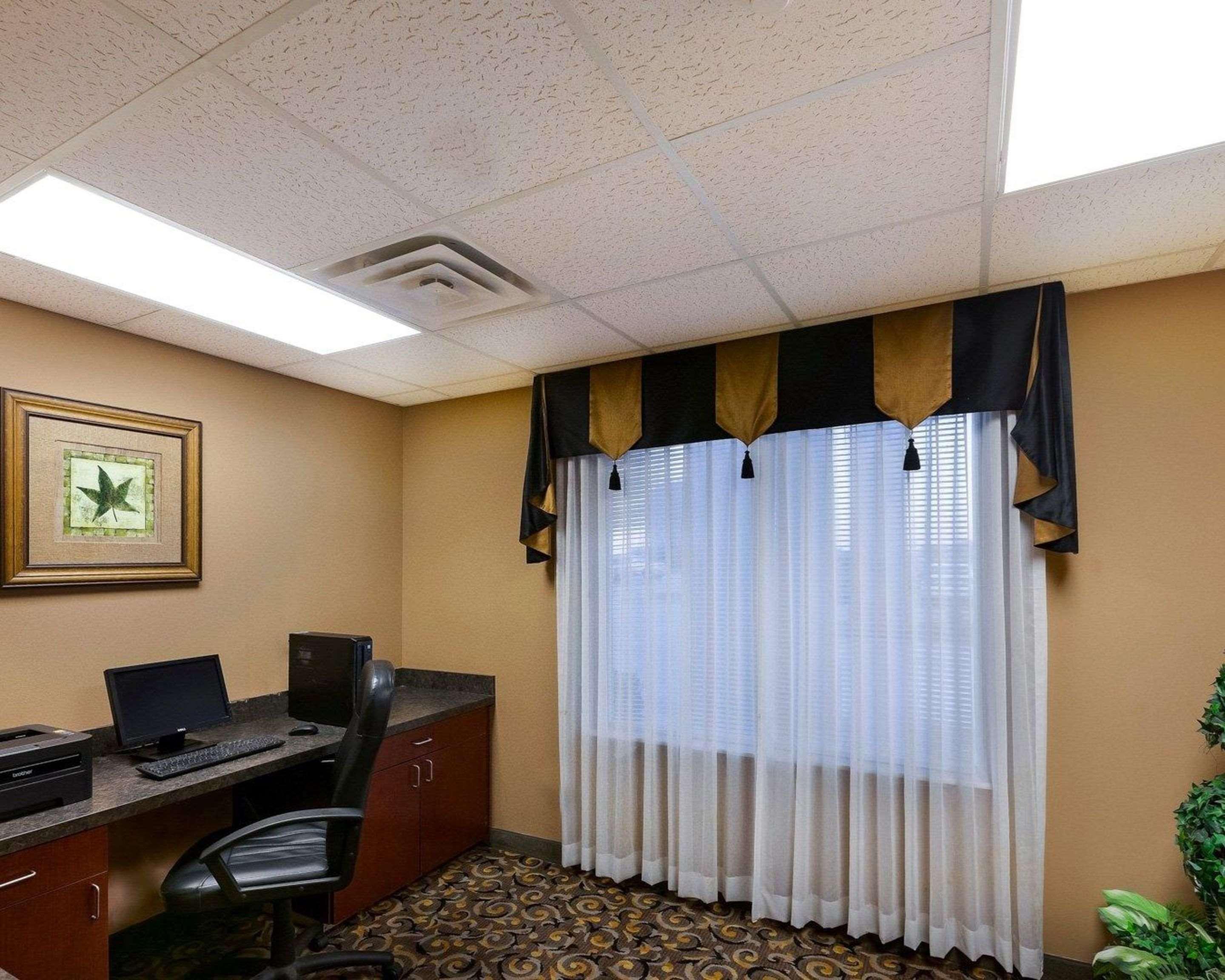 Comfort Suites University Абилин Экстерьер фото